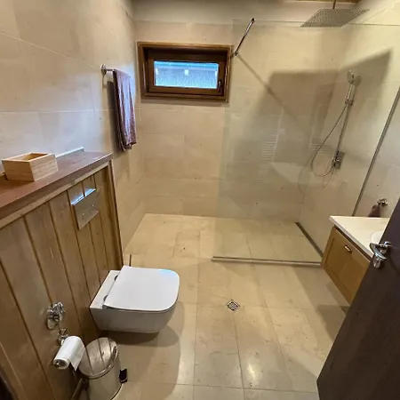 Луксозна вила Pirin Golf